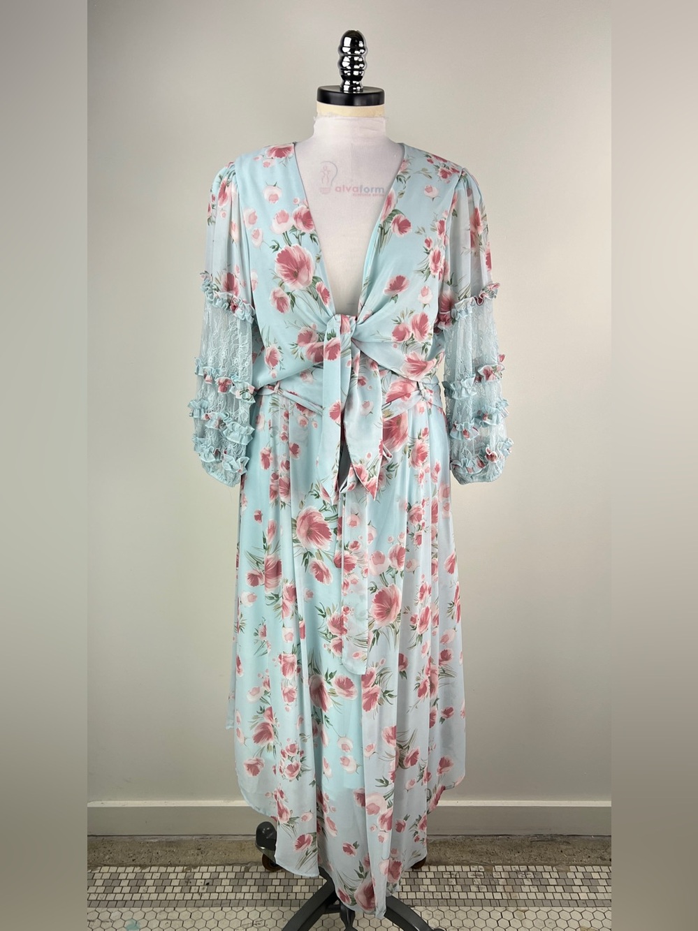 💚 3666. 2 Piece Light Blue Floral Tie-Front Top and Bottom
